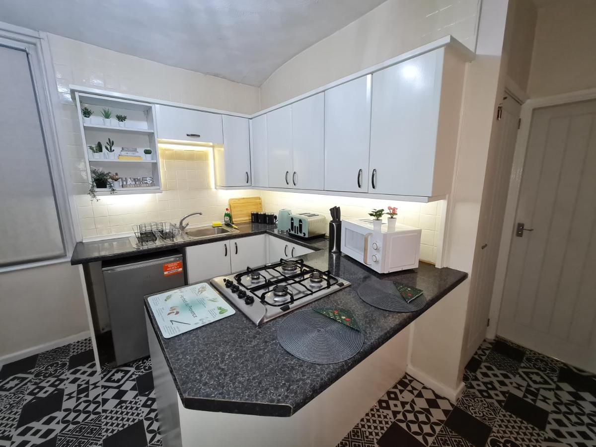 Ferienwohnung Large 3 Bed Flat, Free Parking Newcastle upon Tyne Exterior foto