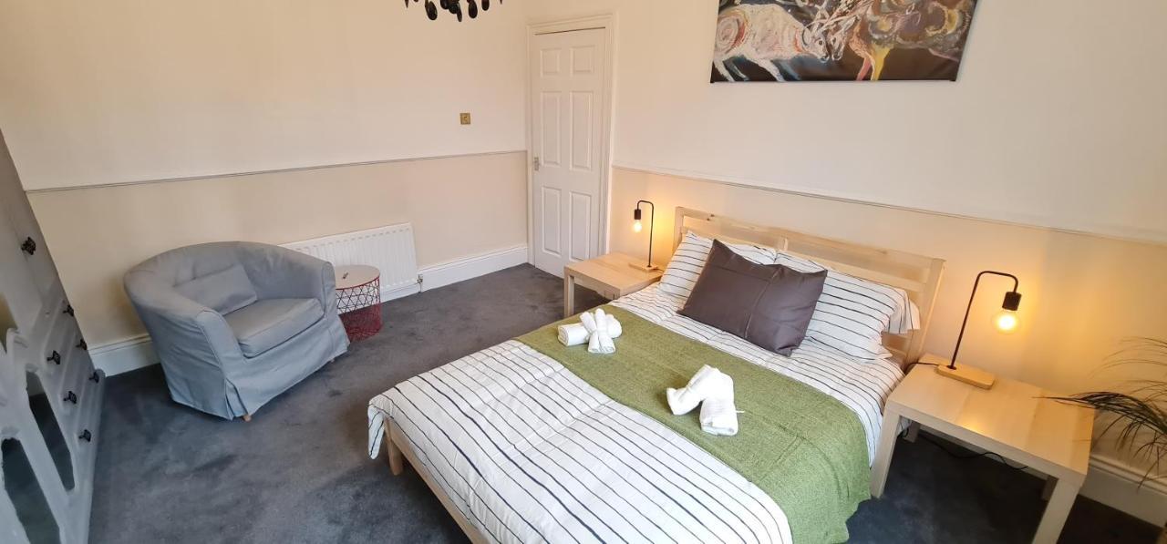 Ferienwohnung Large 3 Bed Flat, Free Parking Newcastle upon Tyne Exterior foto