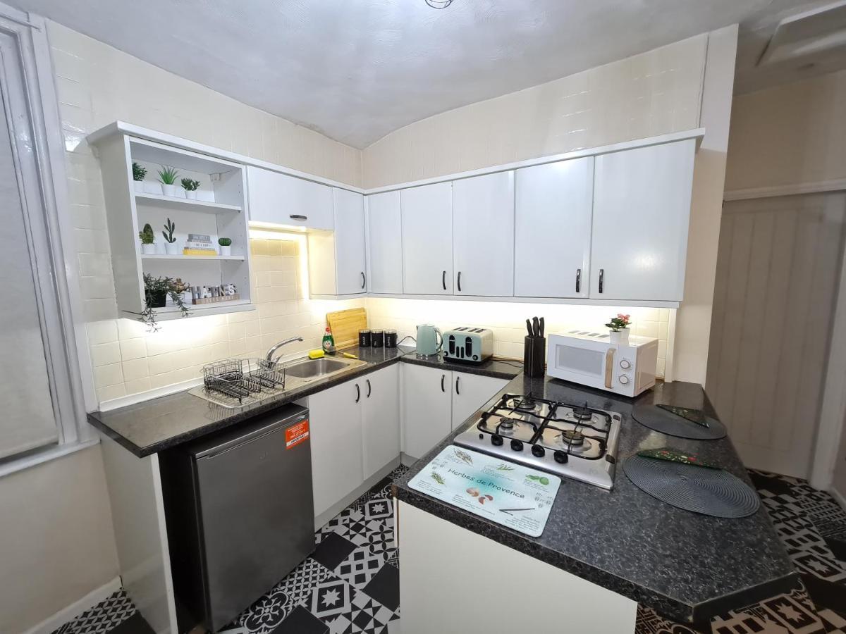 Ferienwohnung Large 3 Bed Flat, Free Parking Newcastle upon Tyne Exterior foto